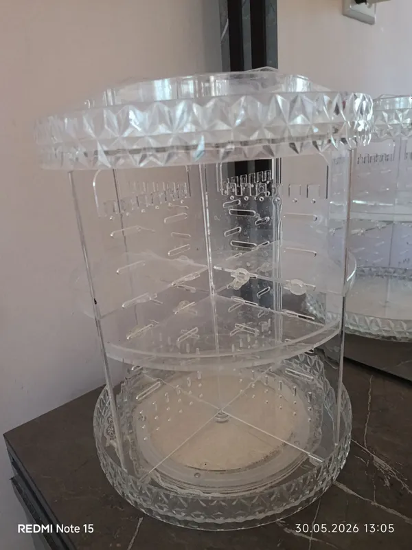 kosmetika uchun organayzer