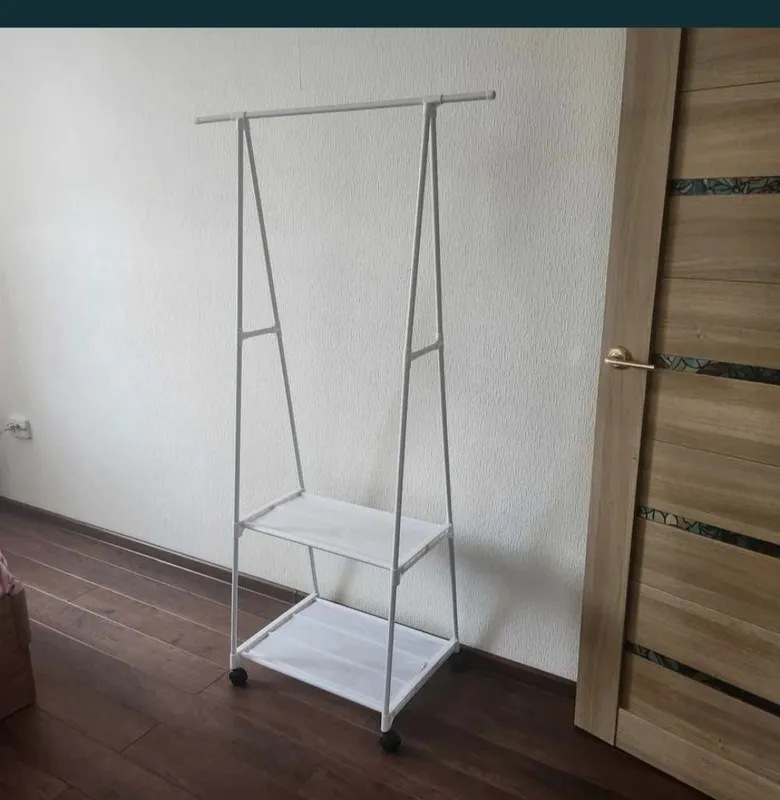 Напольные металлические вешалки для одежды. 4
