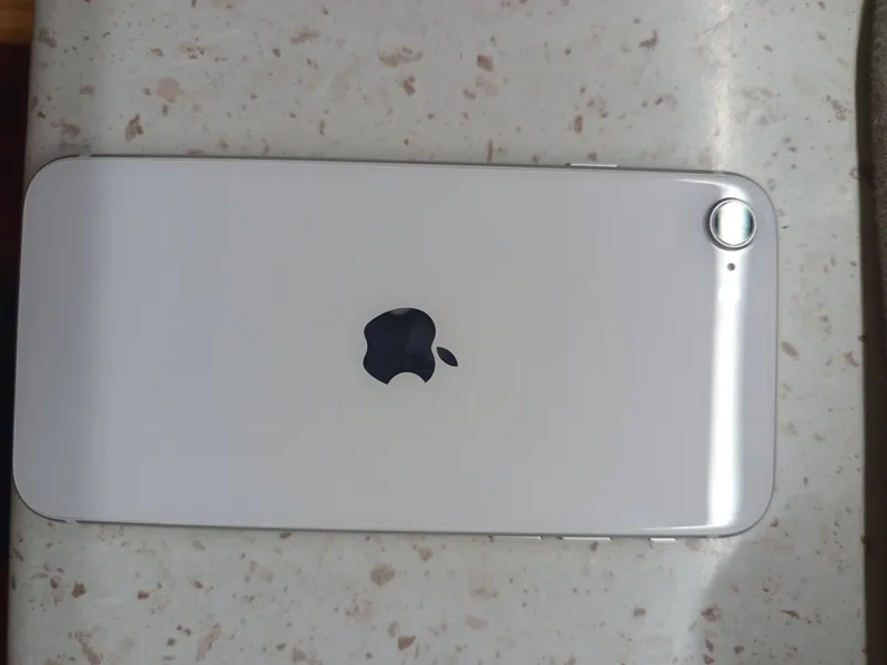 iPhone SE 2, 64 ГБ 2 iPhone SE 2, 64 ГБ 2