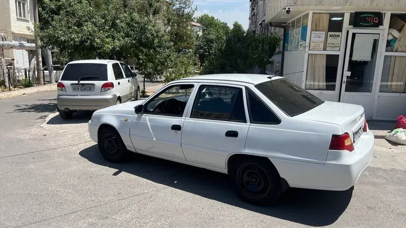 Nexia 2 2010 yil oq rang 2 Nexia 2 2010 yil oq rang 2