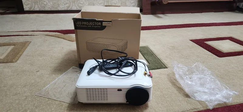LED PROJECTOR Multimedia 777
