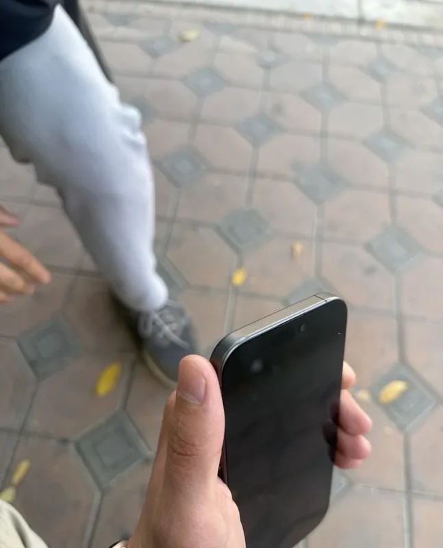 iPhone 17, чёрный 5