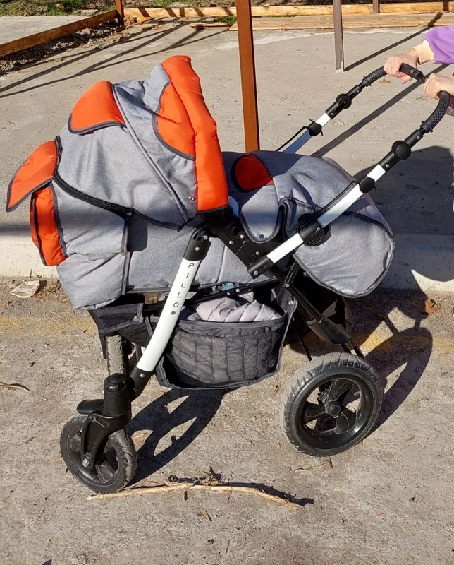 Продаются детская кровать, коляска 3 Продаются детская кровать, коляска 3