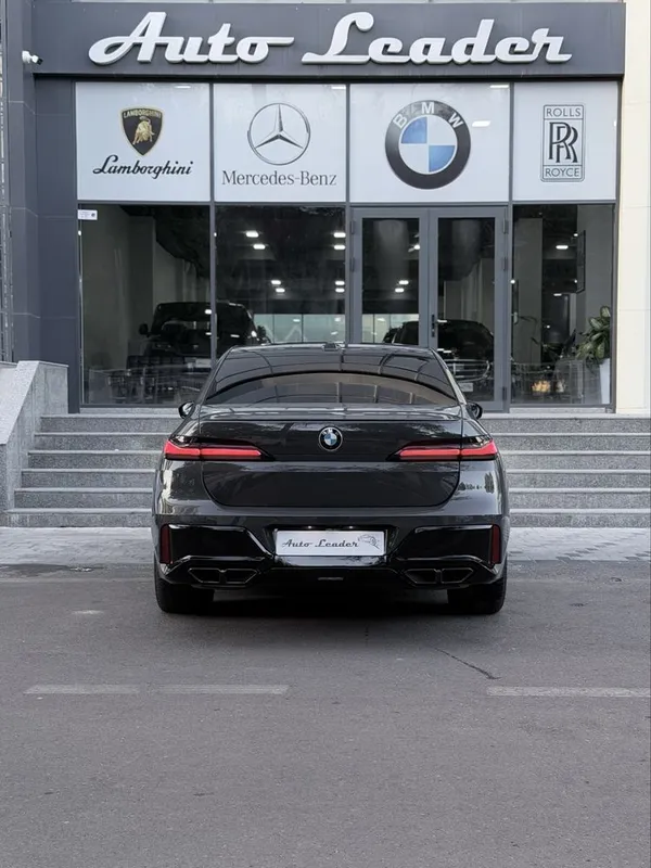 Bmw 760i xDrive — фото 1