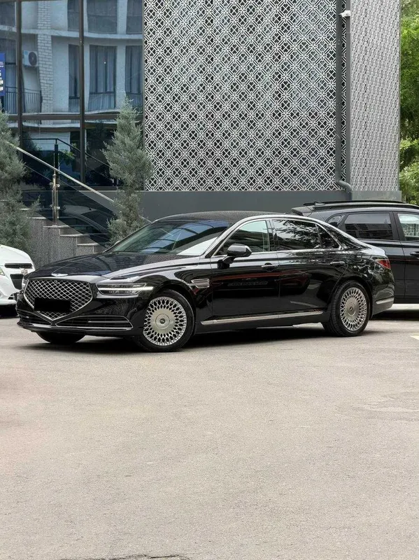 Sotuvda Hyundai Genesis G90 — фото 1