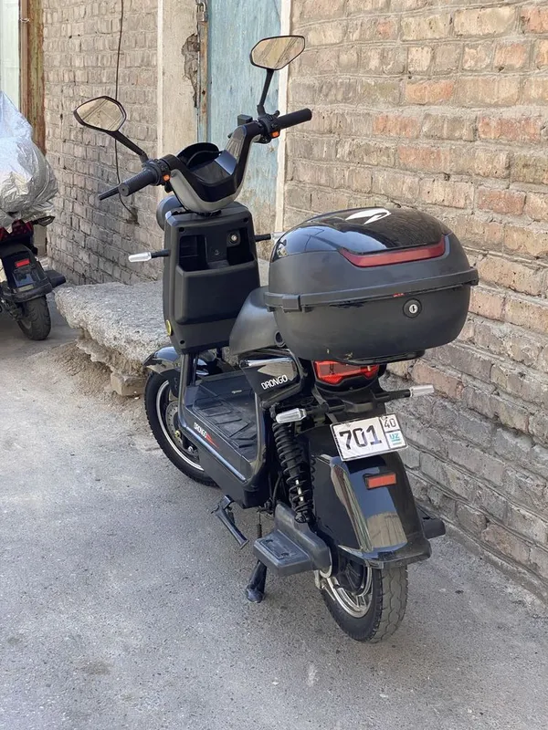 drongi skuter sotiladi holati tiniq aybi yi 40+ km yuradi polni shumka 2 drongi skuter sotiladi holati tiniq aybi yi 40+ km yuradi polni shumka 2