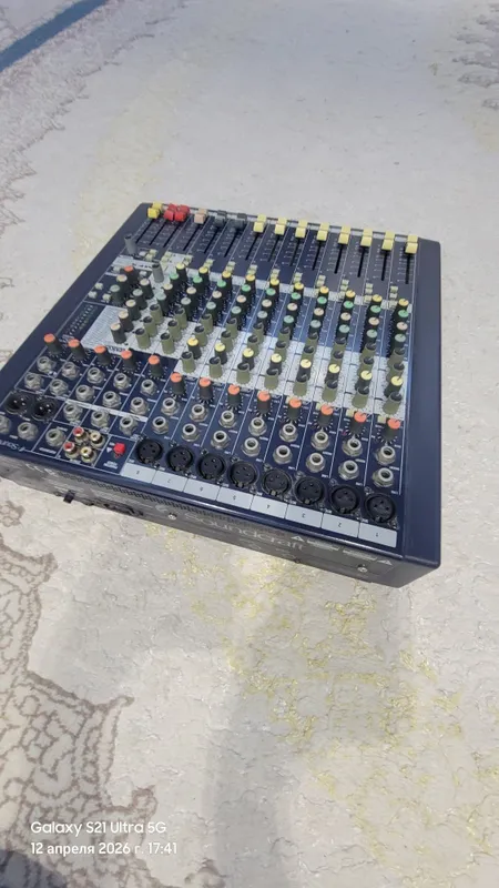 “Soundcraft MFX8/2 original mikser sotiladi” — фото 1