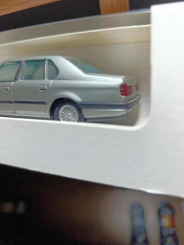 Коллекционная модель BMW 7 series (E32), масштаб 1:43 3 Коллекционная модель BMW 7 series (E32), масштаб 1:43 3