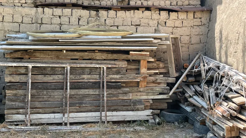 Taxta va o’tinlar sotiladi 2