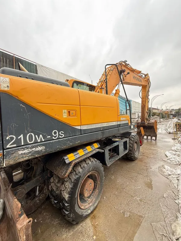 Продается экскаватор Hyundai 210 5