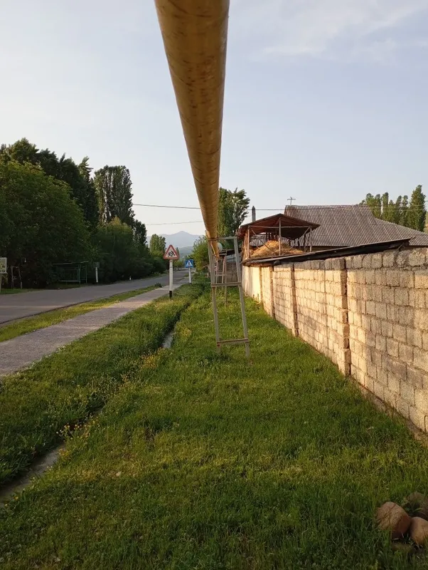 Sotiladigan 9 Sotix kvadrat Yer bor. Yoʻli yuzida gaz, svet bor