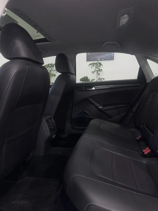 Volkswagen Passat 2.0 R-Line — фото 3