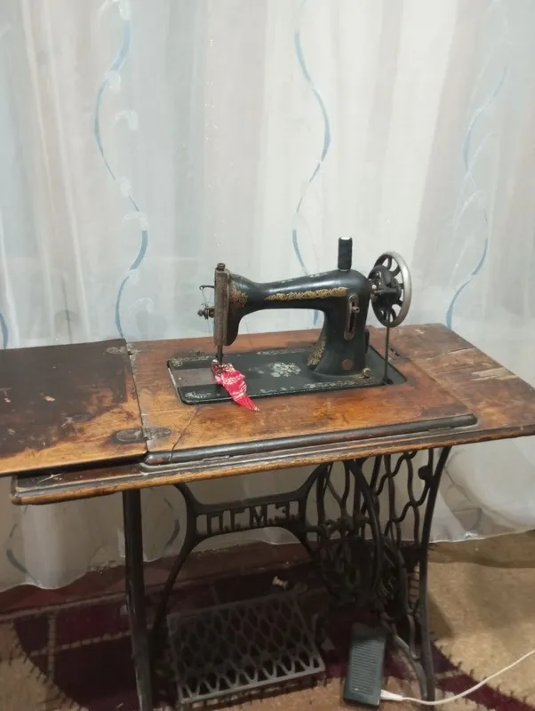 Продается швейная машинка