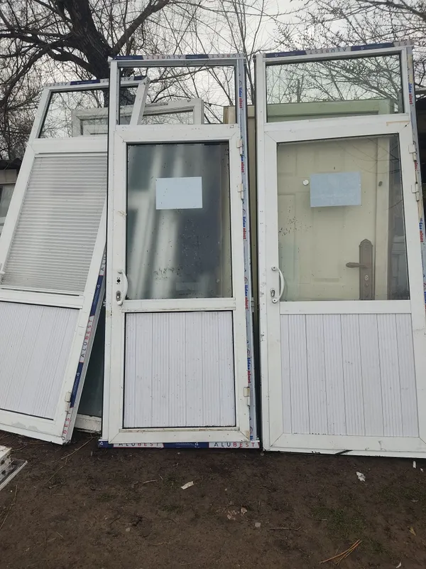 Акфа эшиклар бор срочно сотилади холати яхши — фото 1