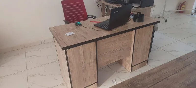 Parta stullar o'quv markazlari uchun 5 Parta stullar o'quv markazlari uchun 5
