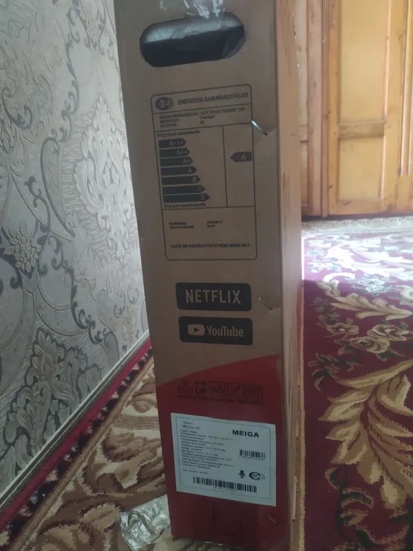 Meiga 43" Smart TV 3