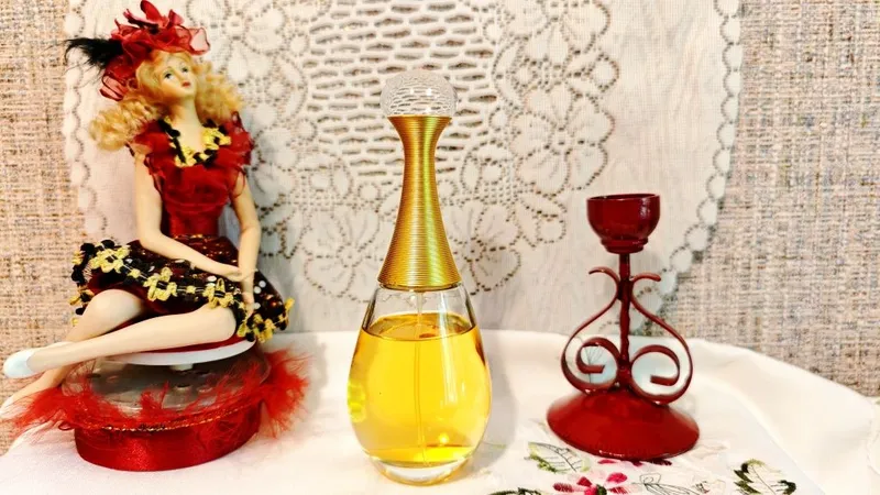 Christian Dior J'adore Eau de Parfum объемом 100 мл 1 Christian Dior J'adore Eau de Parfum объемом 100 мл 1