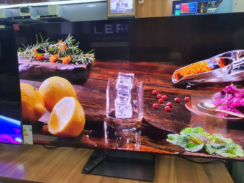 Премиум телевизор Samsung QE55S90CAUXUZ OLED (New 2023 Model) — фото 2 Премиум телевизор Samsung QE55S90CAUXUZ OLED (New 2023 Model) — фото 2