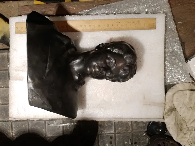 бюст Есенин 1