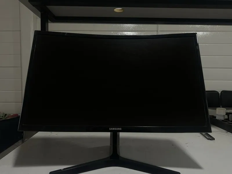 SAMSUNG 24 Monitor 9 ta bor