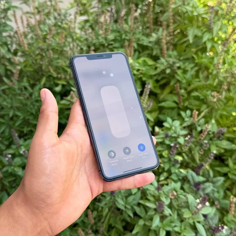 iPhone 11 Pro Max LL/A 2 iPhone 11 Pro Max LL/A 2