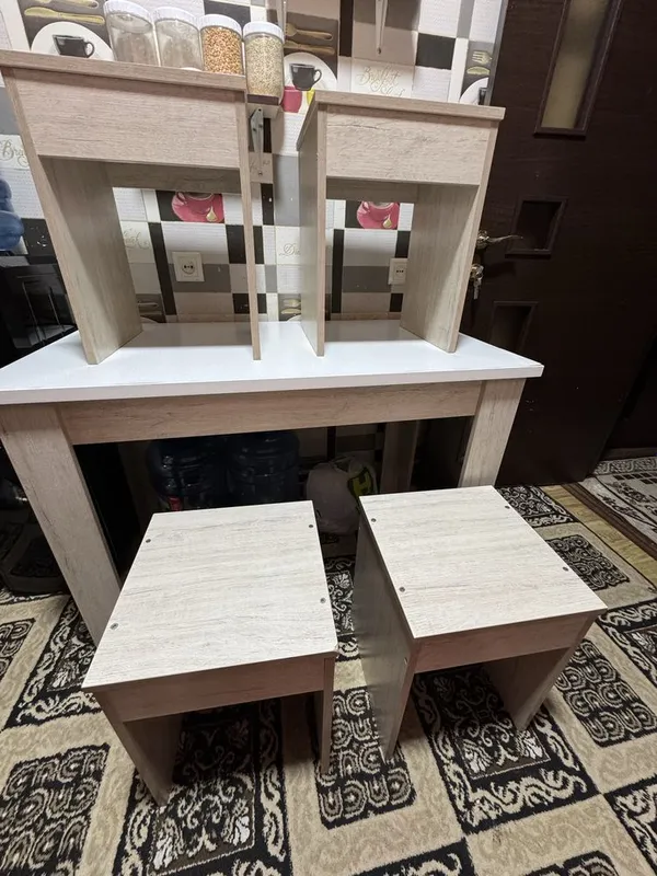 Kuxinniy mebel, Kuxinniy mebel,
