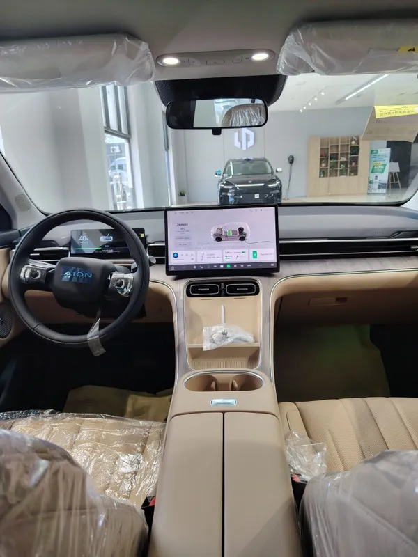 GAC AION I60 TITANIUM GREY REEV 210km 2025/12 gibrid — фото 5