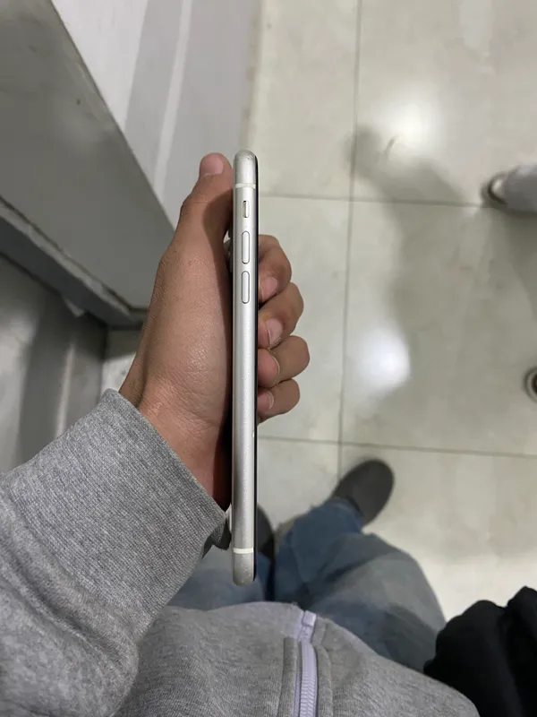 Продаётся iPhone 11 64 ГБ 2 Продаётся iPhone 11 64 ГБ 2