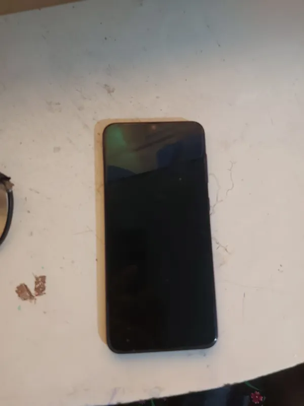 Telfon a 30 s 4/64 sotiladi narxi 500 kelishamiz 2