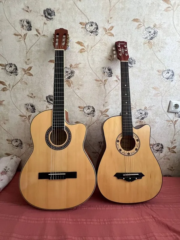 Gitara sotiladi sumkasi bor yonidagi ham sotiladi — фото 1