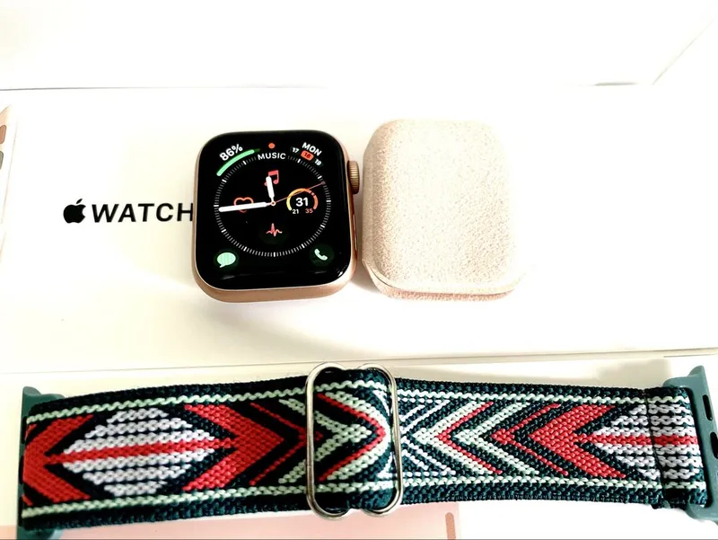 Apple Watch Series 4 GPS — фото 6