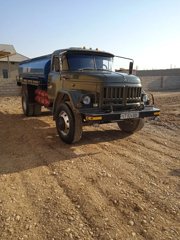 Zil 130 sotiladi