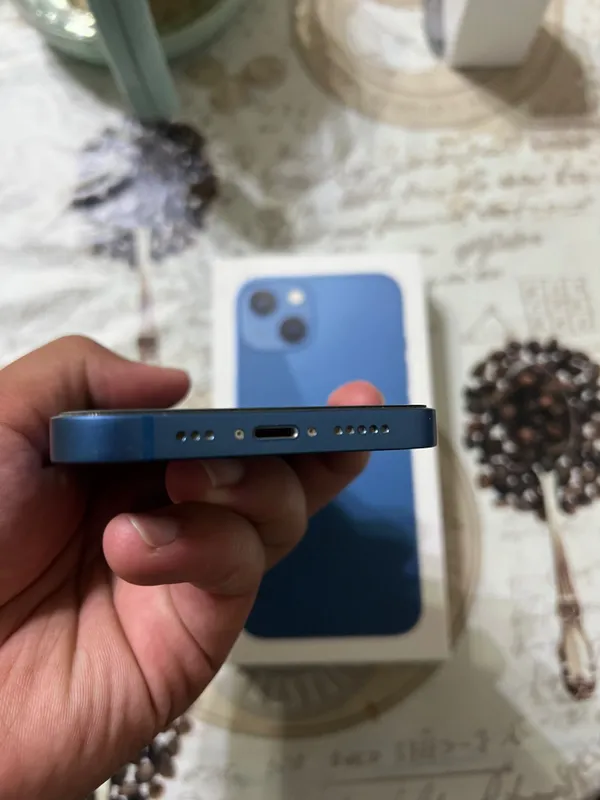 iPhone 13 128gb. 4