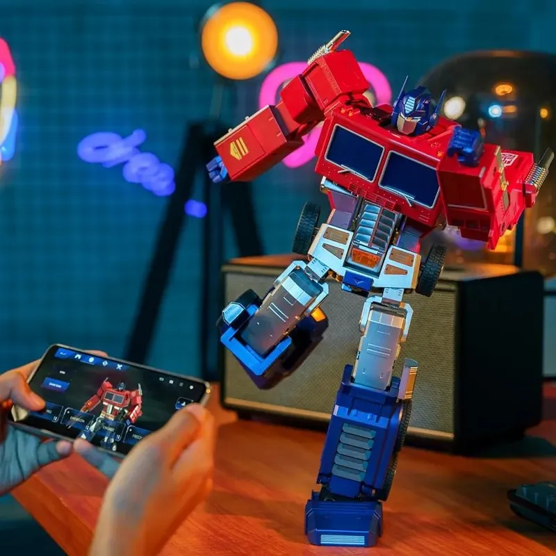 Робот Оптимус Прайм от Robosen. Реальный трансформер. Optimus prime. — фото 4