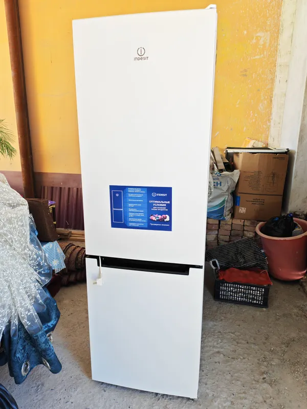 Indesit холодильник 1