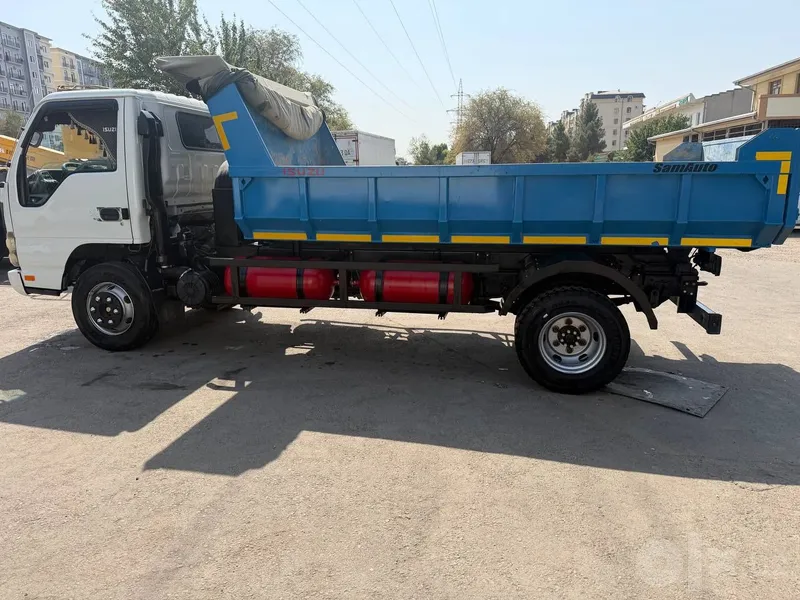 Isuzu samasval 2010 6 Isuzu samasval 2010 6