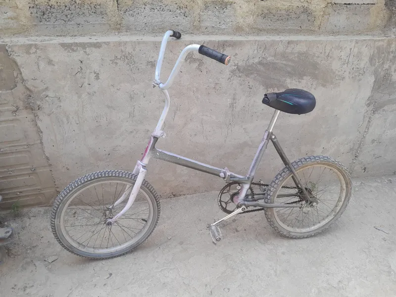 Velosiped sotiladi 350.000 aybi yoq kelishamiz holati yaxshi 2