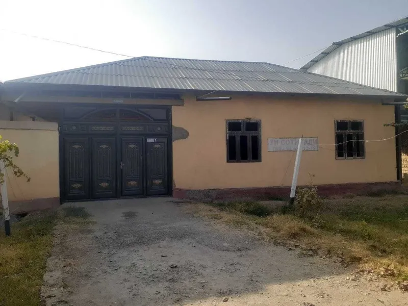 Uy sotiladi shahar markaziga yaqin