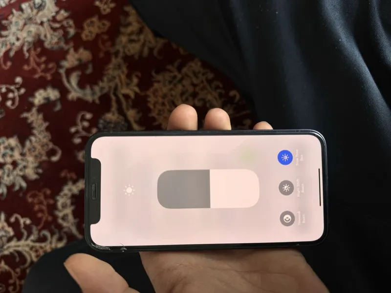 Iphone 12 mini ideal ekrandagi siniq steklo singan hamma joyi ideal — фото 2