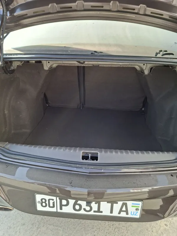 Chevrolet cobalt 1