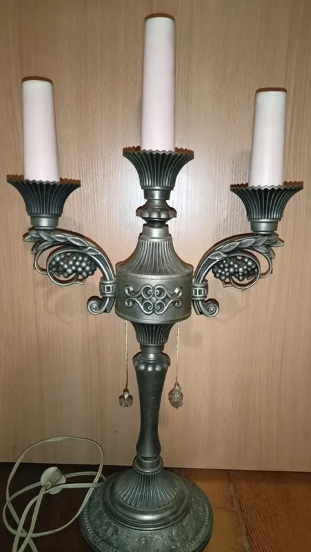 Stol lampasi - kandelabr, SSSR, balandligi 61 sm. Stol lampasi - kandelabr, SSSR, balandligi 61 sm.
