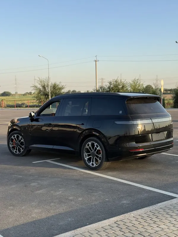 Lynk&Co 900 2L Full 4