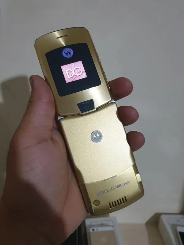Motorola razr v3i gold — фото 2