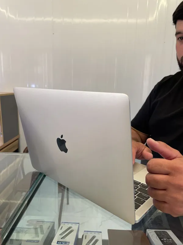 Apple macbook sostayaniya tinniq