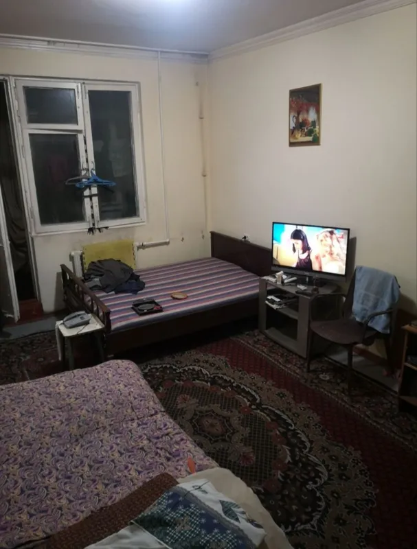 Продаю 1/3/4 болкон 1.5×3 массив Ялангач! Ипотека 1