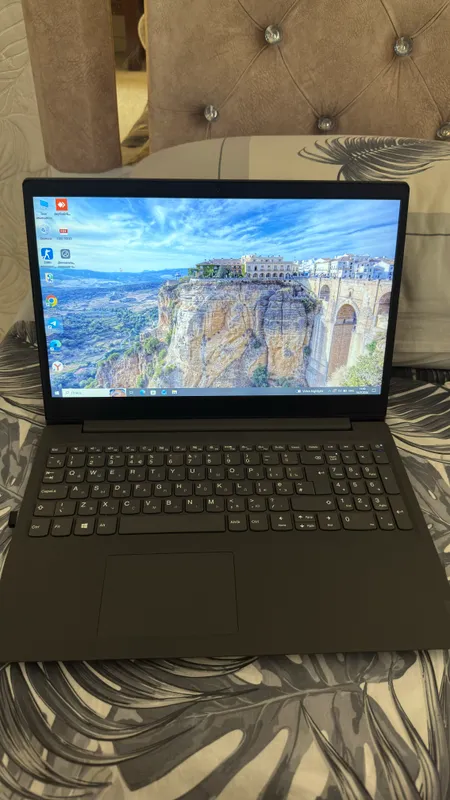 Lenovo V15 G4 2 Lenovo V15 G4 2