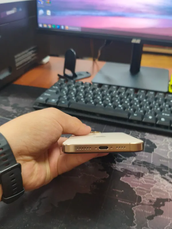 iphone 16pro max desert 7
