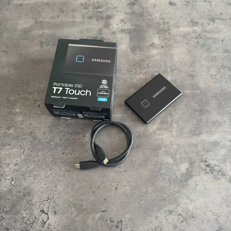 Samsung T7 Touch 2TB tashqi SSD disk 1 Samsung T7 Touch 2TB tashqi SSD disk 1