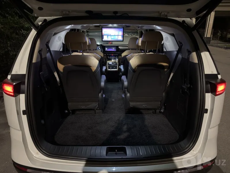 Kia Carnival 2023 3.5 V6 9 мест 6 Kia Carnival 2023 3.5 V6 9 мест 6