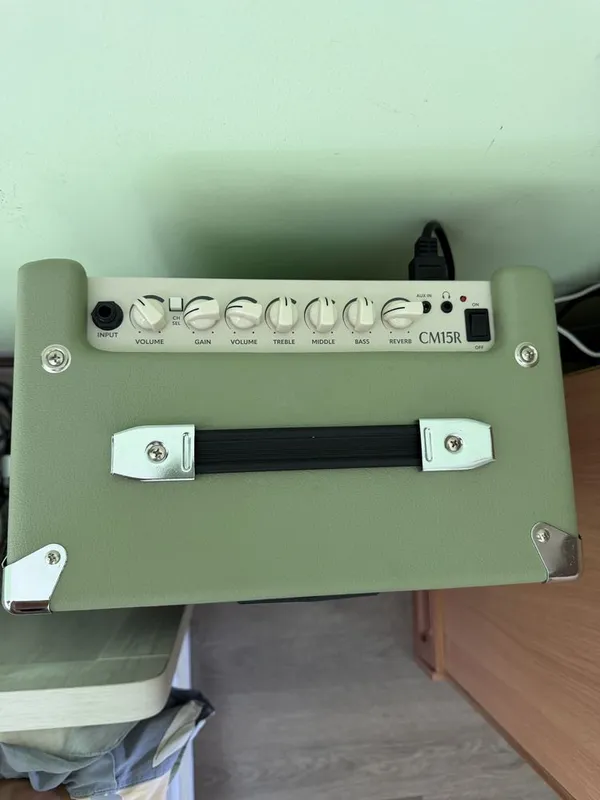 Cort G110 + cm15r kombik 6 Cort G110 + cm15r kombik 6